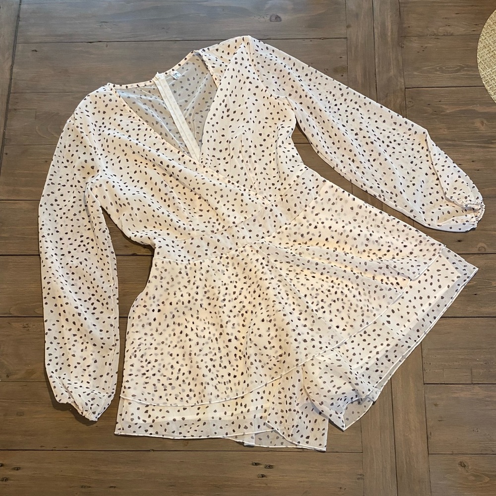 NWOT Cream with Grey/Black Polka Dots Fluttery Romper - size L